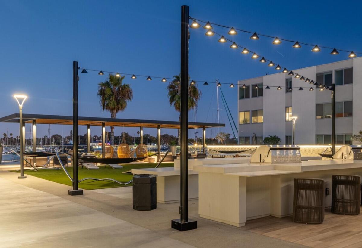The Quartz Nook - Elegant 1br Zen Garden View Marina Side Apartment Los Angeles
